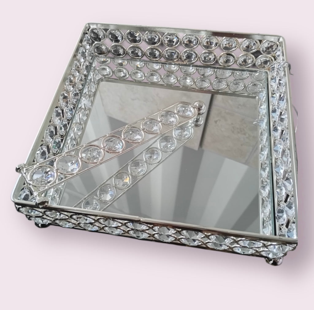 Dekorativer Serviettenhalter / Serviettenspender mit Spiegelboden