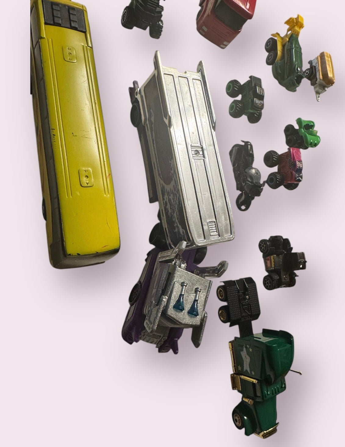 Großes Spielzeug Set für Jungen (über 90 Teile)