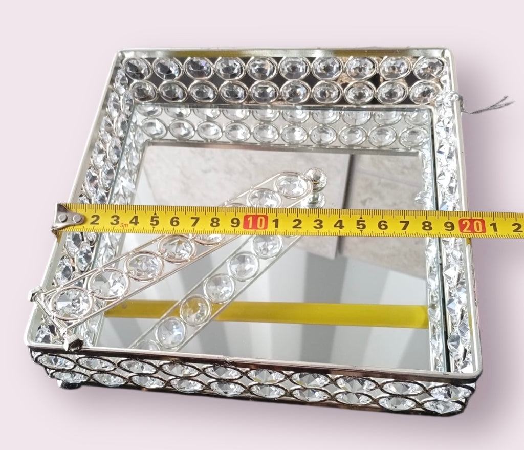 Dekorativer Serviettenhalter / Serviettenspender mit Spiegelboden